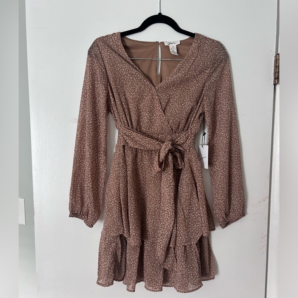 Long sleeve dress with wait bow tie